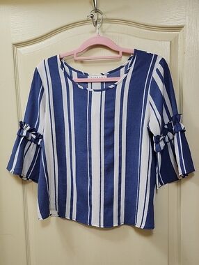 JON & ANNA BLUE AND WHITE STRIPED BLOUSE